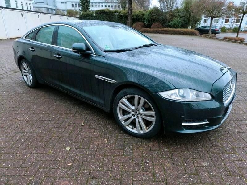 Grün Gebraucht 2010 Jaguar XJ Limousine | 9.500 € (Fairer Preis) - Bild 1/4