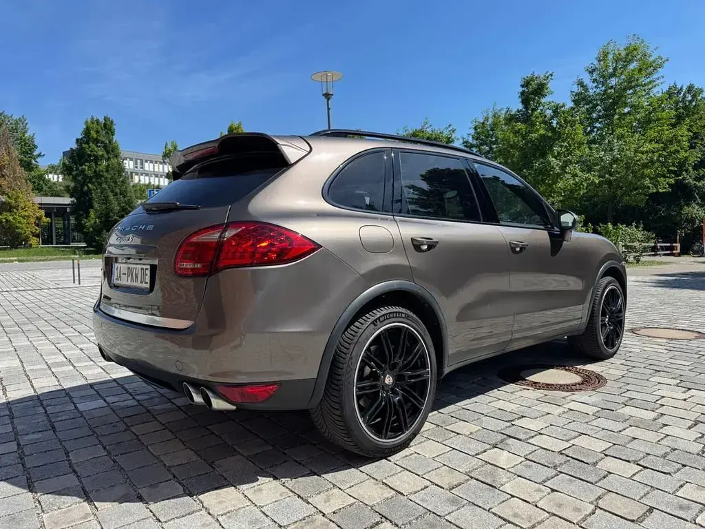 Gebraucht Porsche Cayenne S 400 PS (294 kW) 2011 Umbra SUV