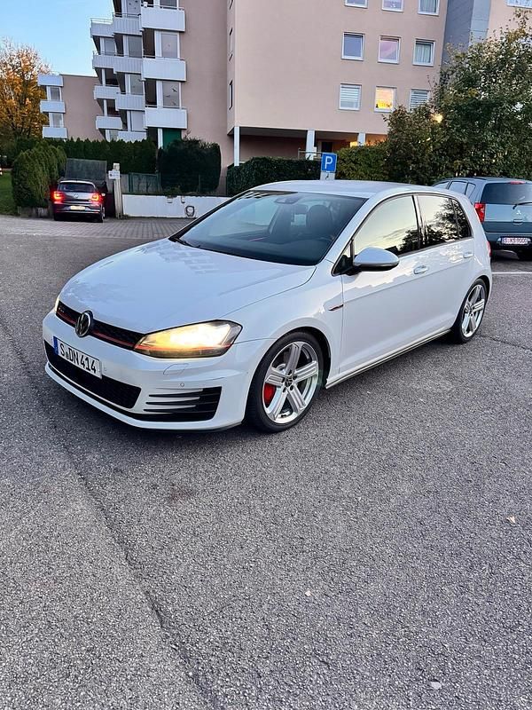 Weiß Gebraucht 2014 VW Golf VII GTI Limousine | 13.999 € (Fairer Preis) - Bild 1/4