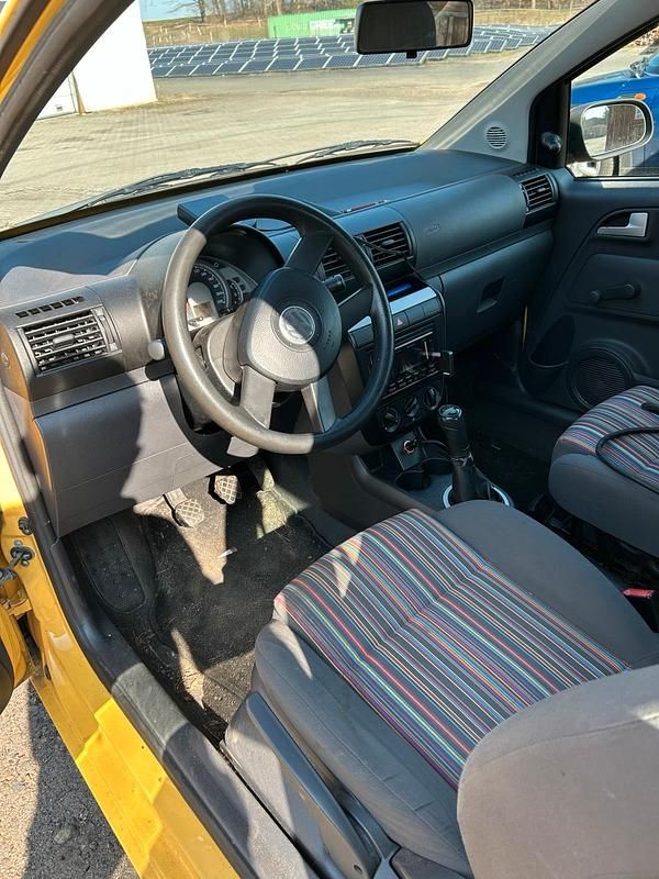 Gebraucht VW Fox 55 PS (40 kW) 2006 Gelb Kleinwagen