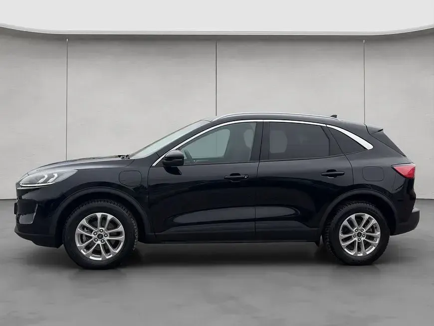 Używany Ford Kuga Titanium 224 KM (164 kW) 2022 Czarny SUV