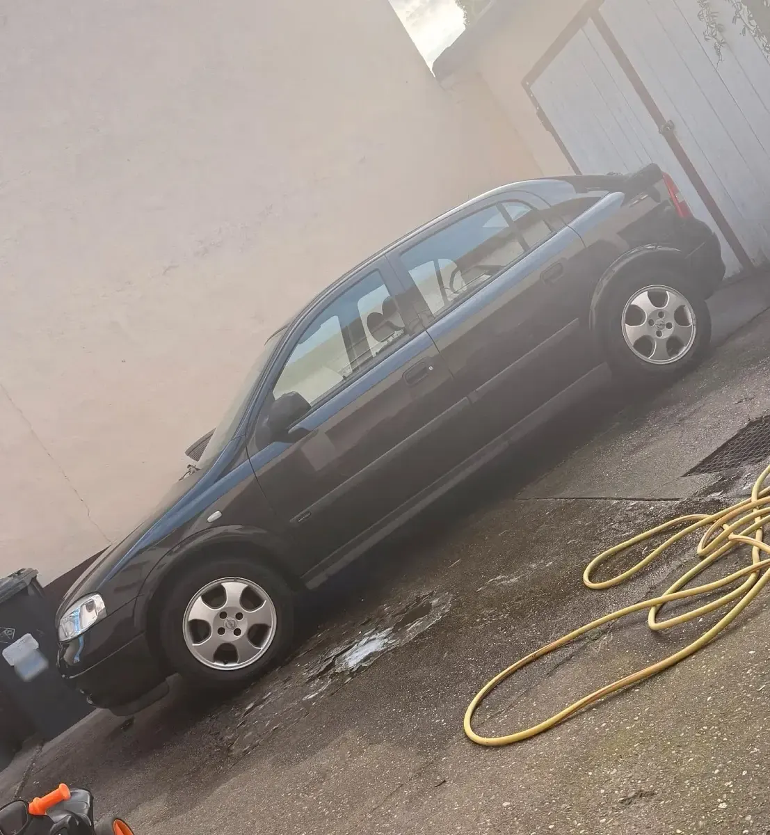 Gebraucht Opel Astra 74 PS (54 kW) 2000 Schwarz Limousine