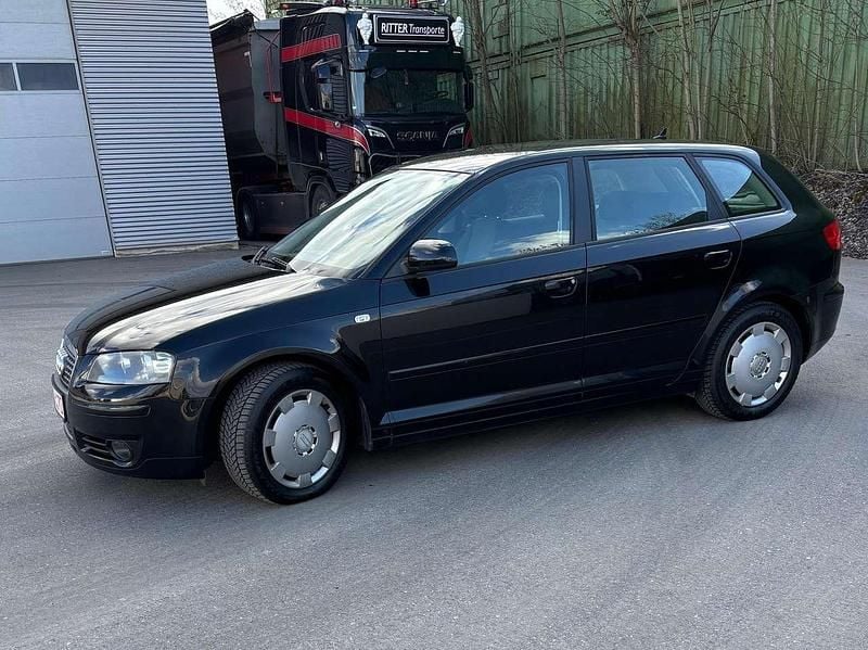 Gebraucht Audi A3 Attraction 105 PS (77 kW) 2008 Brillantschwarz Kleinwagen