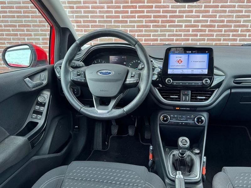 Gebraucht Ford Fiesta Titanium 95 PS (69 kW) 2021 Rot Kleinwagen