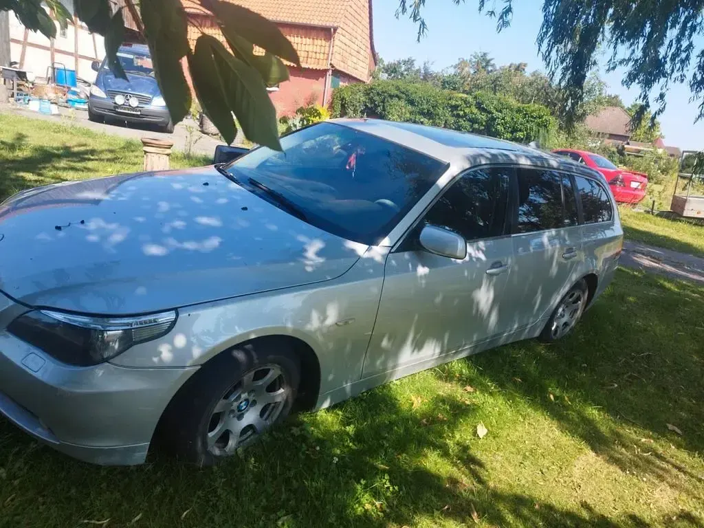 Gebraucht BMW 530 231 PS (169 kW) 2005 Silber Limousine