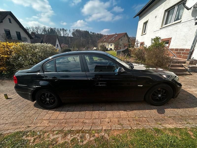 Gebraucht BMW 320 163 PS (119 kW) 2008 Limousine
