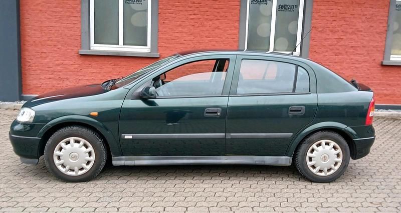 Gebraucht Opel Astra 75 PS (55 kW) 2001 Grün Limousine