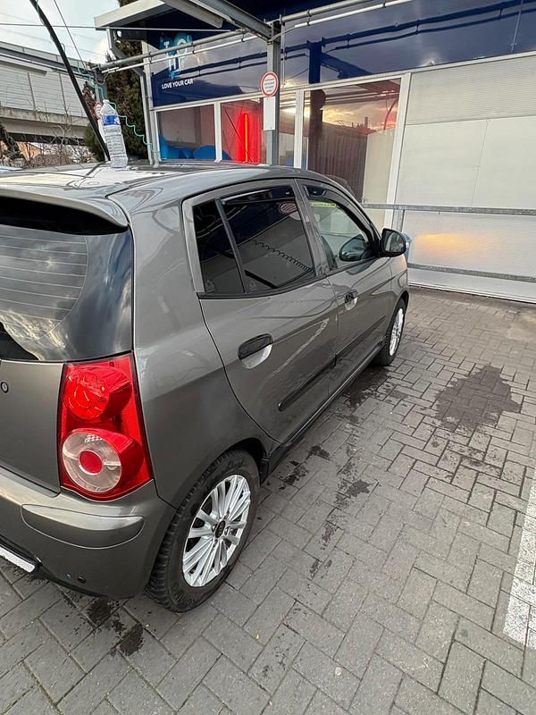 Gebraucht Kia Picanto 65 PS (47 kW) 2008 Gold Kleinwagen