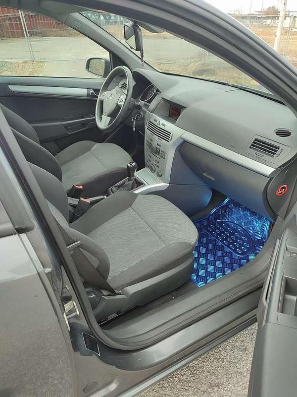 Gebraucht Opel Astra Edition 90 PS (66 kW) 2009 Limousine