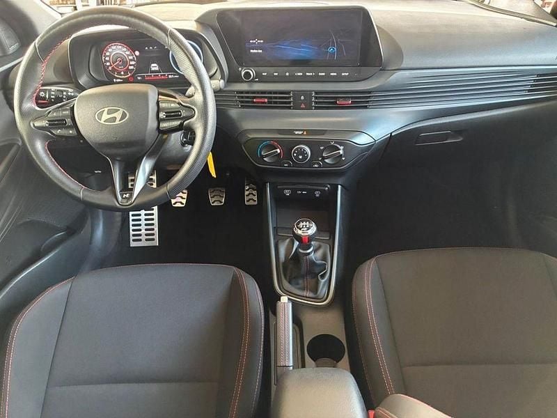 Gebraucht Hyundai i20 Select 79 PS (58 kW) 2025 Grün Kleinwagen