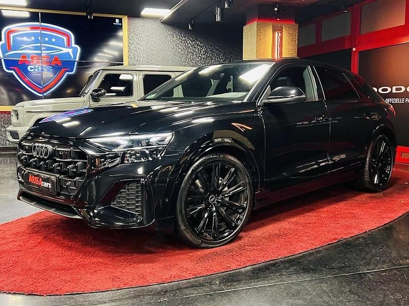 Mythosschwarz metallic Gebraucht 2024 Audi Q8 S-Line SUV | 75.900 € (Fairer Preis) - Bild 1/4