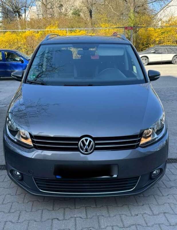 Grau Gebraucht 2013 VW Touran Van / Kleinbus | 9.000 € (Etwas zu teuer) - Bild 1/4
