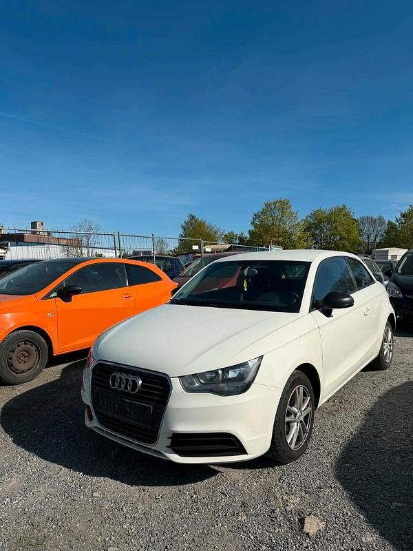 Gebraucht Audi A1 85 PS (62 kW) 2011 Weiß Kleinwagen
