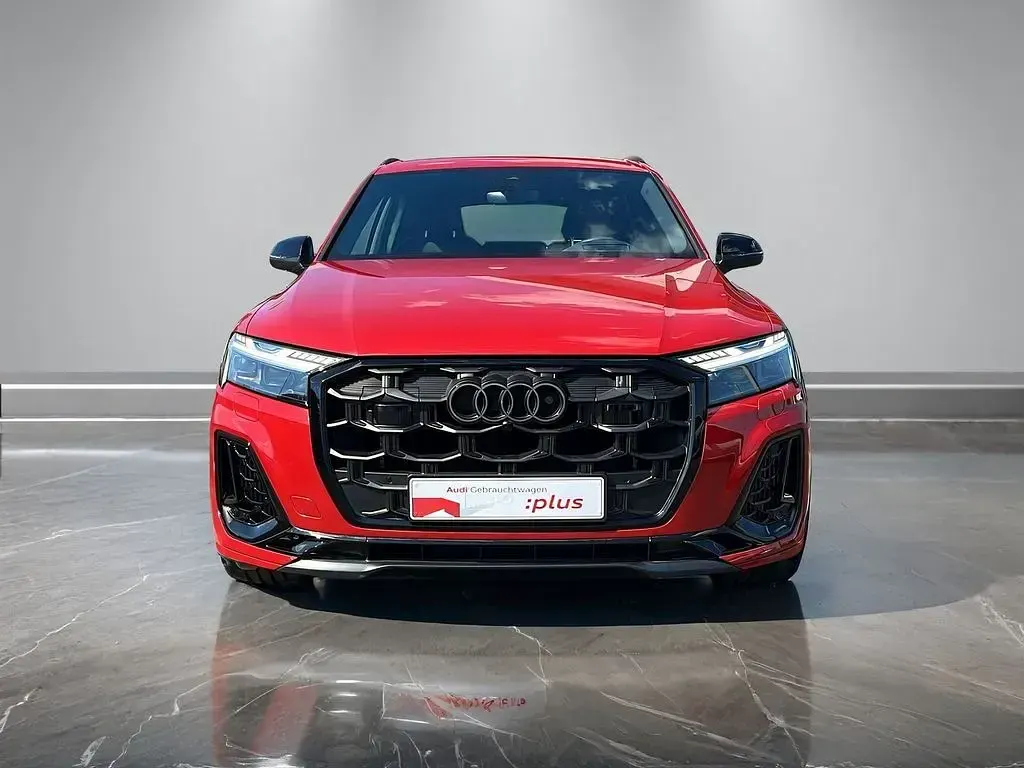 Gebraucht Audi SQ7 Ambiente 507 PS (372 kW) 2025 Chilirot metallic SUV