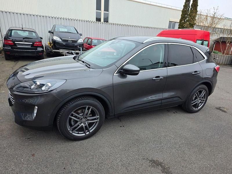 Gebraucht Ford Kuga Titanium 190 PS (139 kW) 2020 Grau SUV
