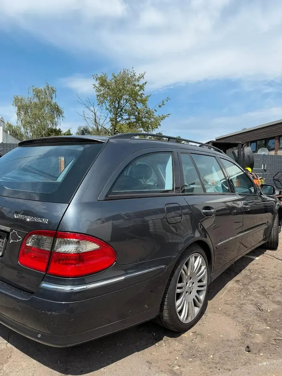 Gebraucht Mercedes E200 Avantgarde 184 PS (135 kW) 2008 Grau Kombi