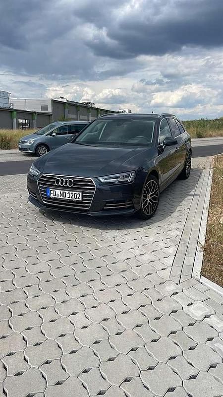 Gebraucht Audi A4 Design 218 PS (160 kW) 2016 Kombi