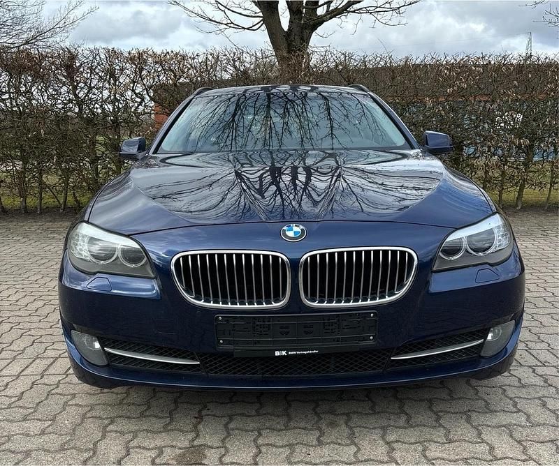 Gebraucht BMW 525 204 PS (150 kW) 2011 Blau Kombi