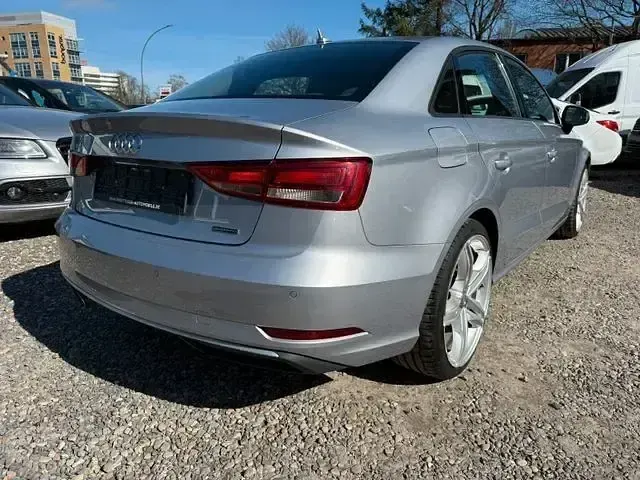 Gebraucht Audi A3 Sport 190 PS (139 kW) 2017 Andere Limousine