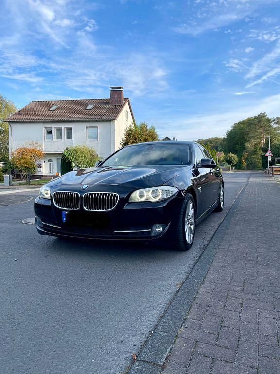 Schwarz Gebraucht 2012 BMW 525 Limousine | 10.050 € (Guter Preis) - Bild 1/4