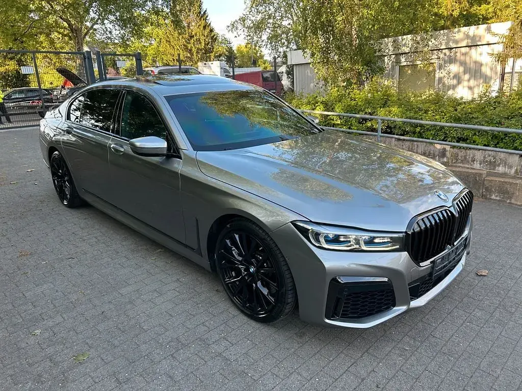 Gebraucht BMW 740L M Sport 340 PS (250 kW) 2022 Grau Limousine