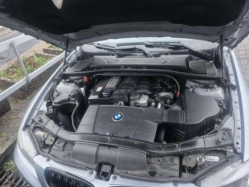 Gebraucht BMW 320 170 PS (125 kW) 2009 Limousine