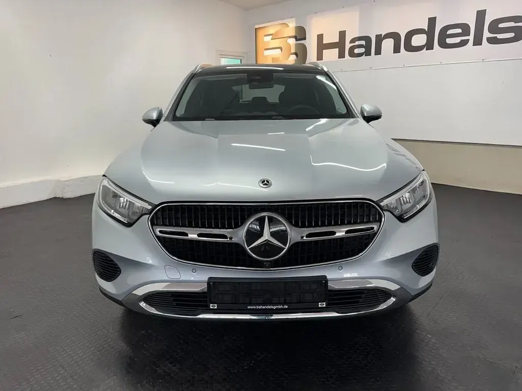 Gebraucht Mercedes GLC300de Avantgarde 197 PS (144 kW) 2025 Hightech silber SUV