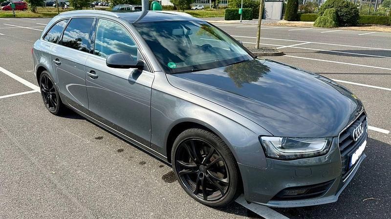 Grau Gebraucht 2015 Audi A4 Ambition Kombi | 11.500 € (Superpreis) - Bild 1/4
