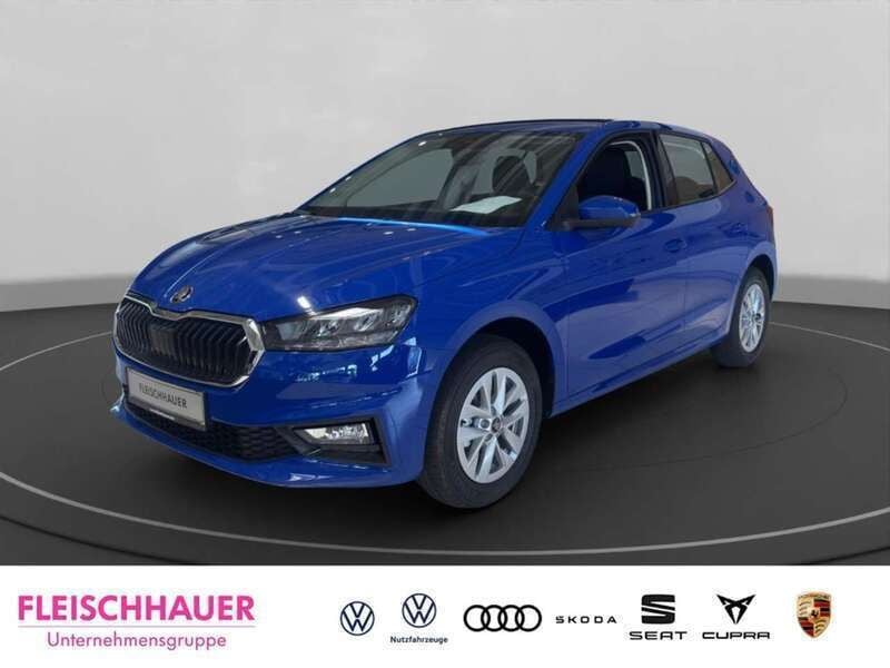 Blau Neu 2025 Skoda Fabia Essence Limousine | 19.988 € (Fairer Preis) - Bild 1/4