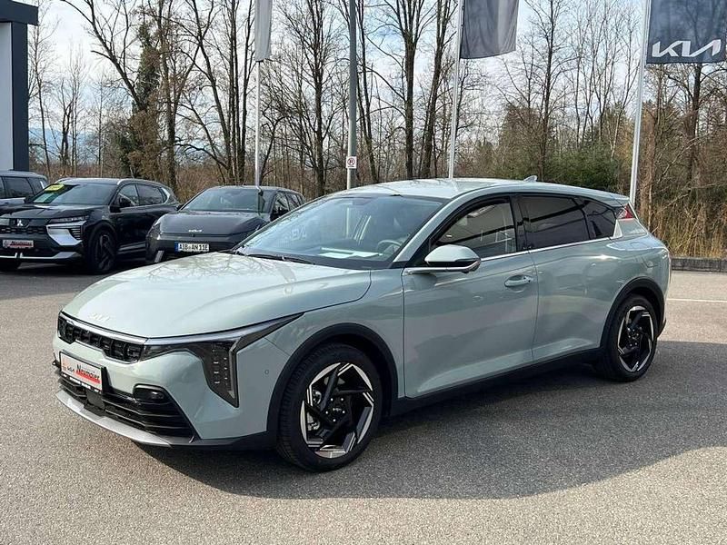 Neu Kia K4 150 PS (110 kW) 2026 Grün Limousine