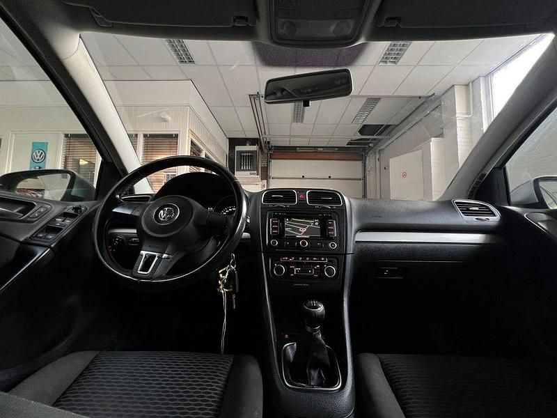 Gebraucht VW Golf VII 105 PS (77 kW) 2013 Grau Limousine