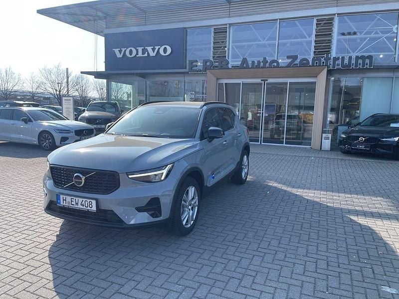 Gebraucht Volvo XC40 Plus 163 PS (119 kW) 2026 Grau SUV