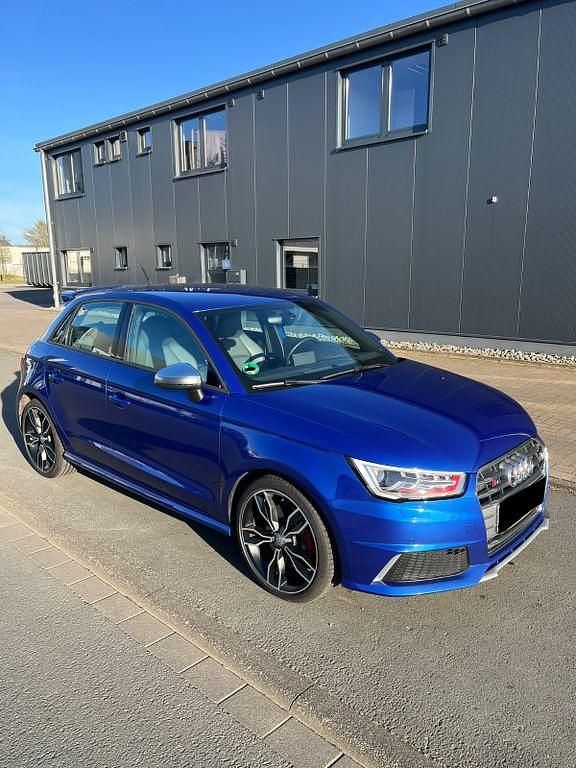 Blau Gebraucht 2017 Audi S1 Sportback Sport Kleinwagen | 22.500 € (Fairer Preis) - Bild 1/4