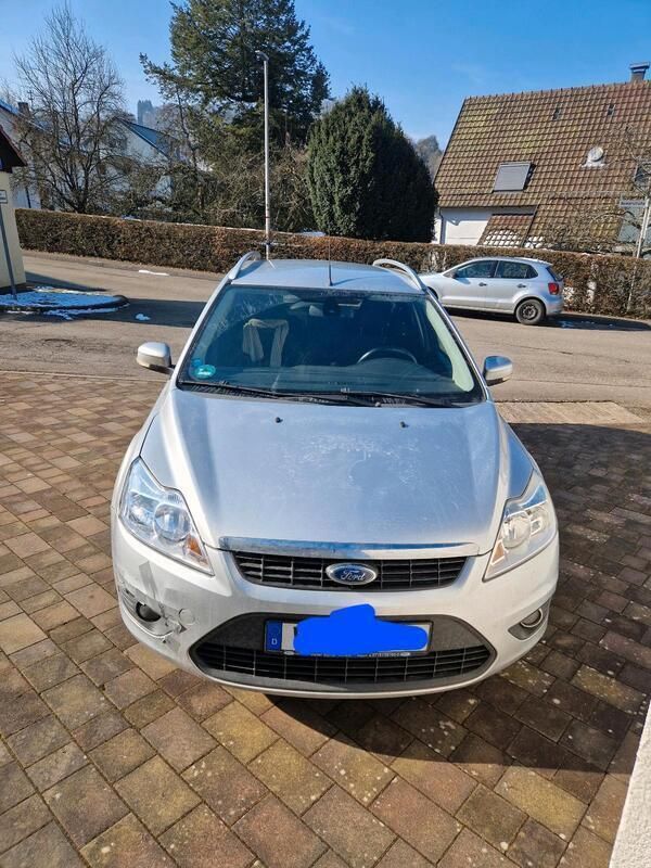 Silber Gebraucht 2010 Ford Focus Trend Kombi | 1.750 € (Guter Preis) - Bild 1/4