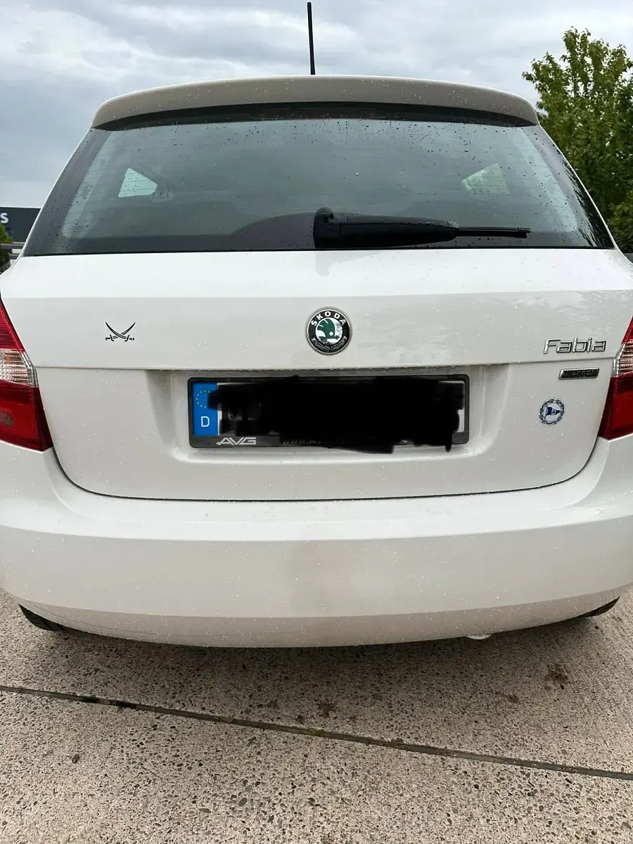 Gebraucht Skoda Fabia 60 PS (44 kW) 2012 Weiß Kleinwagen
