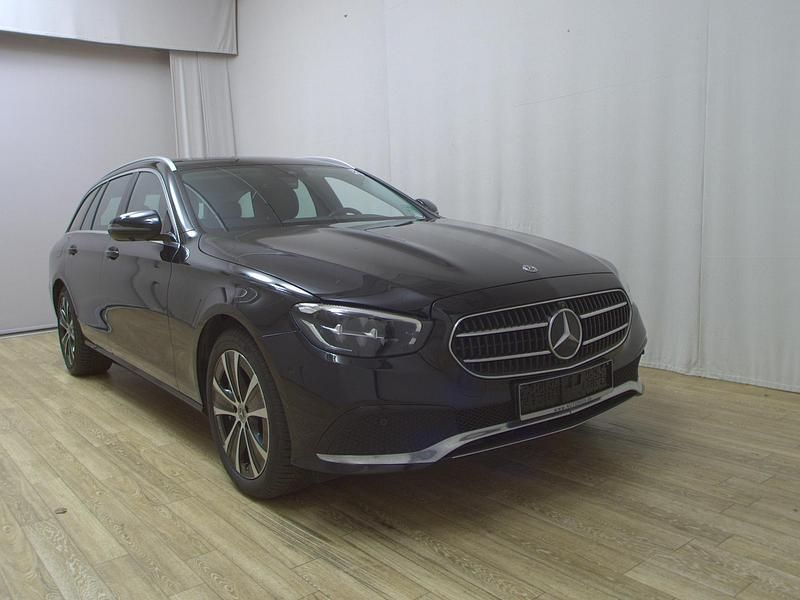 Gebraucht Mercedes E300 Avantgarde 306 PS (225 kW) 2022 Schwarz Kombi