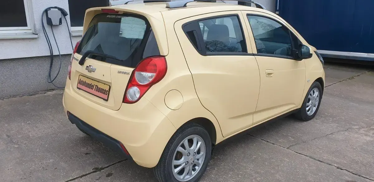 Używany Chevrolet Spark LT 82 KM (60 kW) 2014 Żółty Hatchback