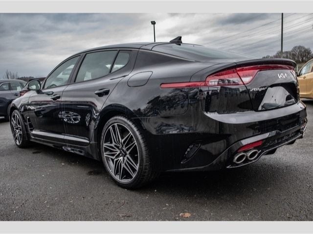 Gebraucht Kia Stinger 366 PS (269 kW) 2022 Schwarz Kleinwagen