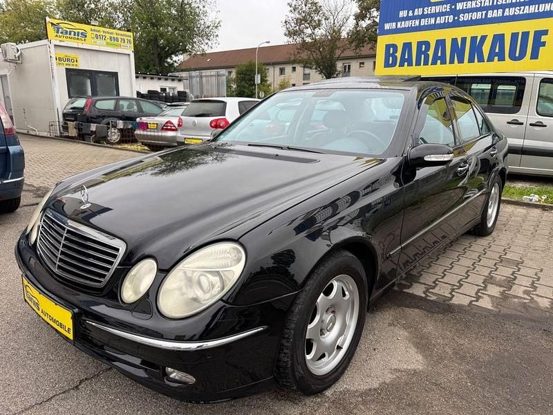 Schwarz Gebraucht 2003 Mercedes E200 Limousine | 2.990 € (Etwas zu teuer) - Bild 1/4