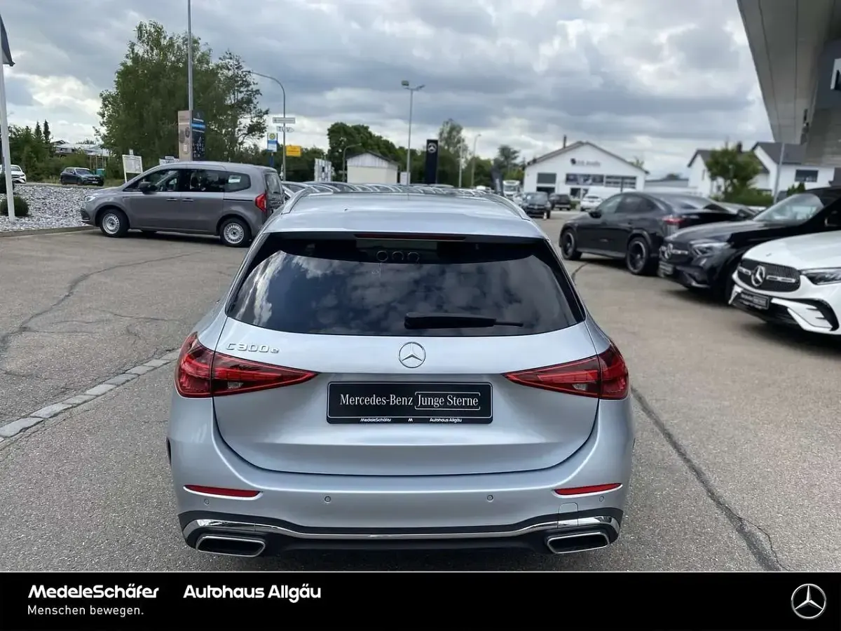 Gebraucht Mercedes C300 Premium 204 PS (150 kW) 2025 Lack hightechsilber Kombi