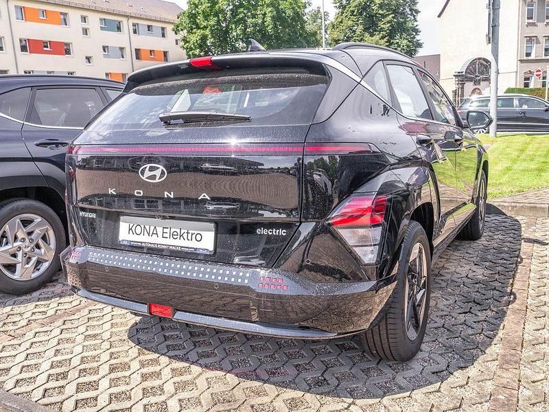 Gebraucht Hyundai Kona Advantage 114 kW (156 PS) 2024 Farbe: schwarz SUV