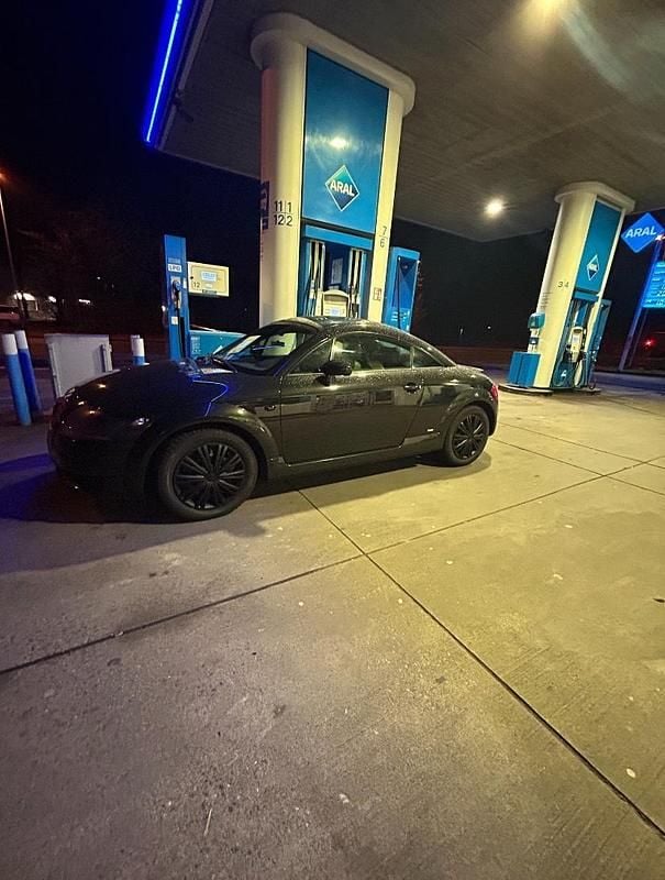 Schwarz Gebraucht 2002 Audi TT Coupé | 2.000 € (Teuer) - Bild 1/4