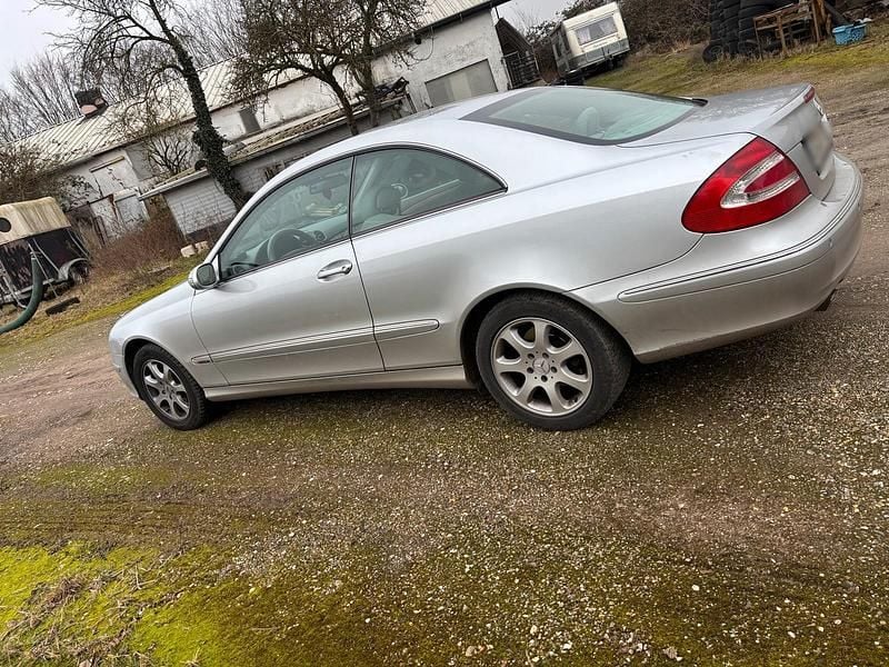 Gebraucht Mercedes CLK240 170 PS (125 kW) 2004 Silber Coupé