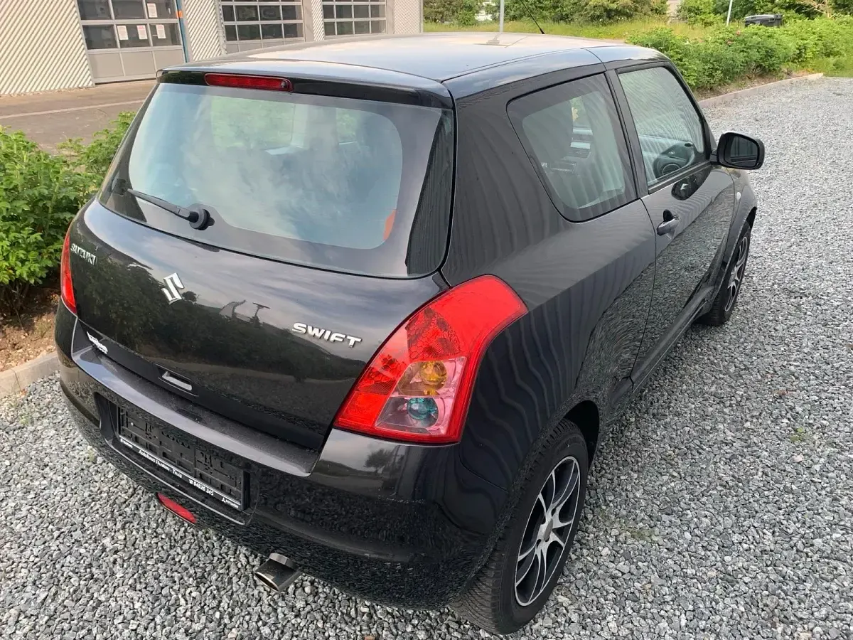 Gebraucht Suzuki Swift 92 PS (67 kW) 2008 Schwarz Kleinwagen