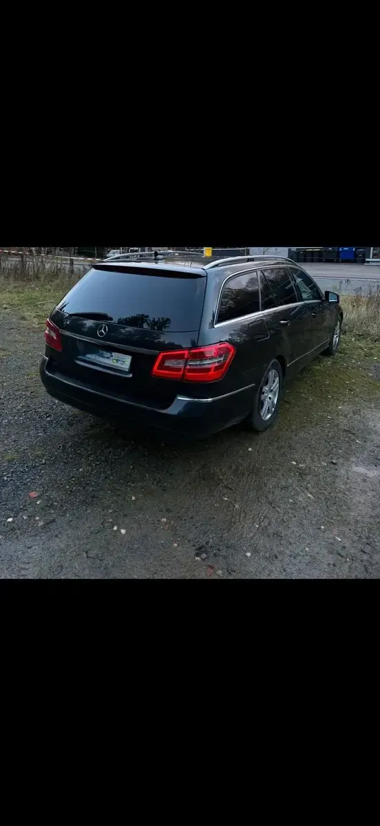 Gebraucht Mercedes E220 170 PS (125 kW) 2011 Schwarz Kombi