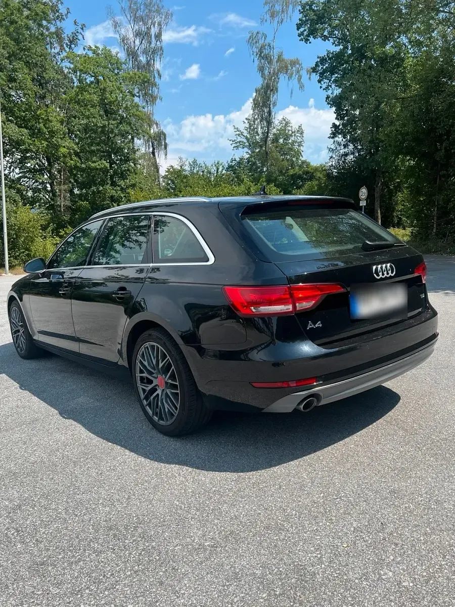 Gebraucht Audi A4 150 PS (110 kW) 2018 Schwarz Kombi