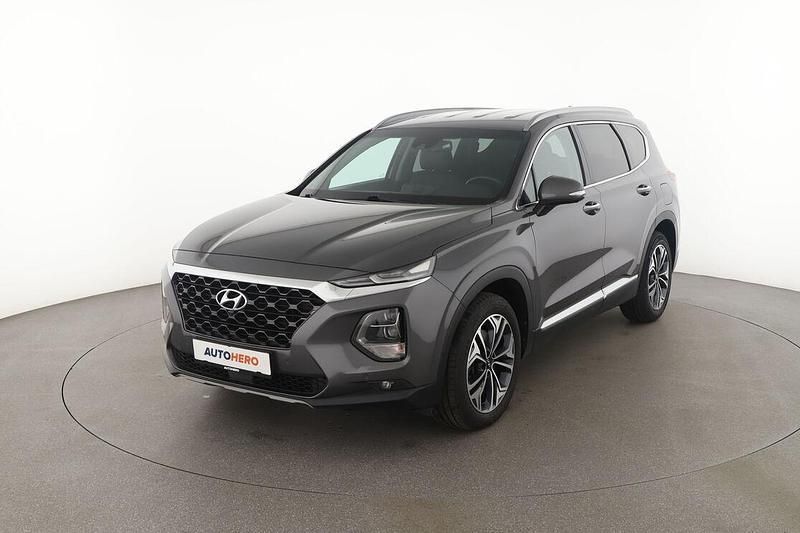 Grau Gebraucht 2018 Hyundai Santa Fe Premium SUV | 26.250 € (Fairer Preis) - Bild 1/3