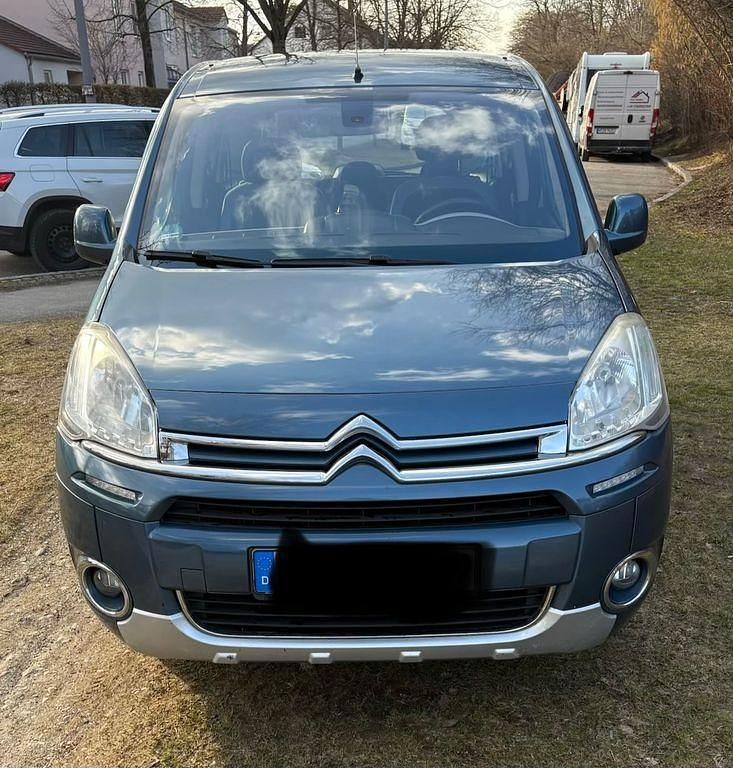 Gebraucht Citroën Berlingo 92 PS (67 kW) 2014 Blau Van / Kleinbus