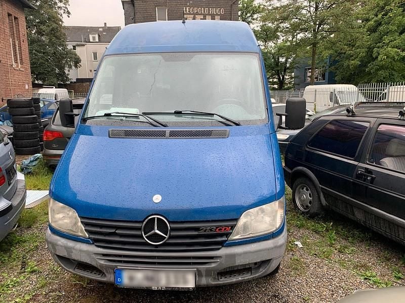 Blau Gebraucht 2002 Mercedes Sprinter Van | 3.999 € (Etwas zu teuer) - Bild 1/4