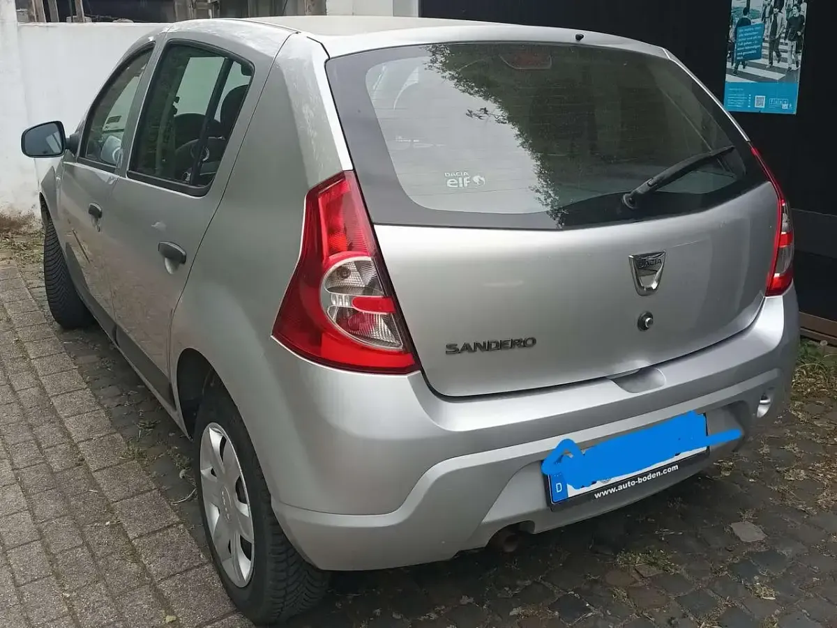 Second-hand Dacia Sandero 75 CP (55 kW) 2012 Argintiu Berlinǎ